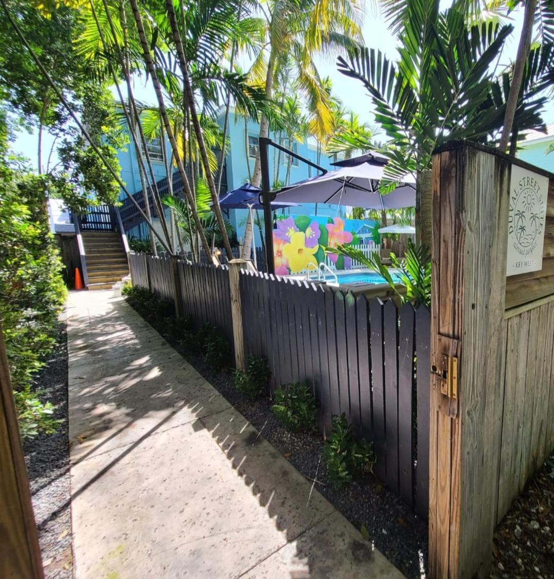Duval Street Suite W Parking And Pool Кей Уест Екстериор снимка